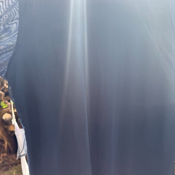 DG2 by Diane Gilman Women's Size 1X Sequined Pullover Dress Shirt Navy NWT - Picture 16 of 16